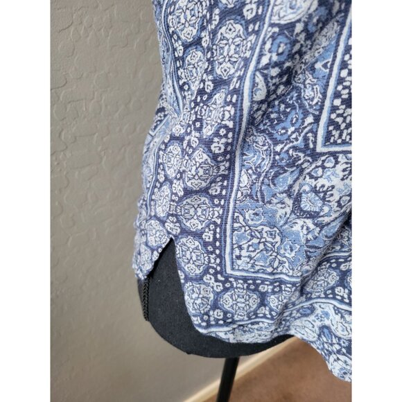 Lucky Brand V Neck Blue Aztec Short Sleeve Top Size M Western Bohemian Casual - Picture 4 of 9